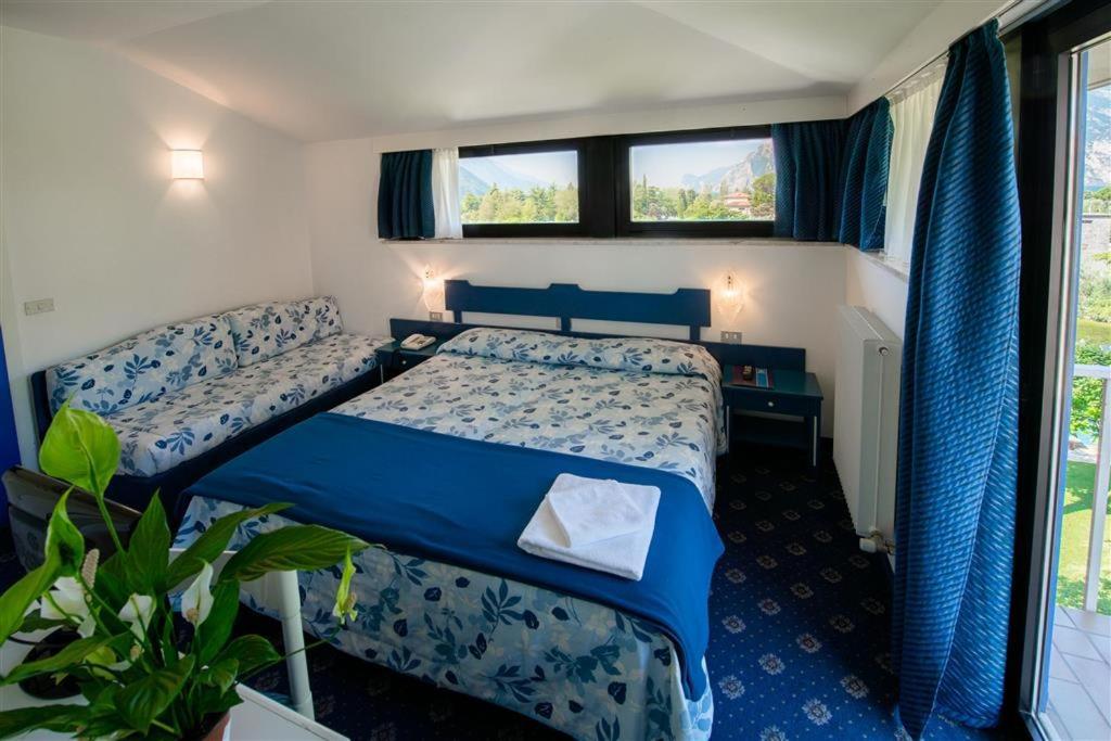Bike & Wind Hotel Villa Maria Torbole Sul Garda Exterior photo