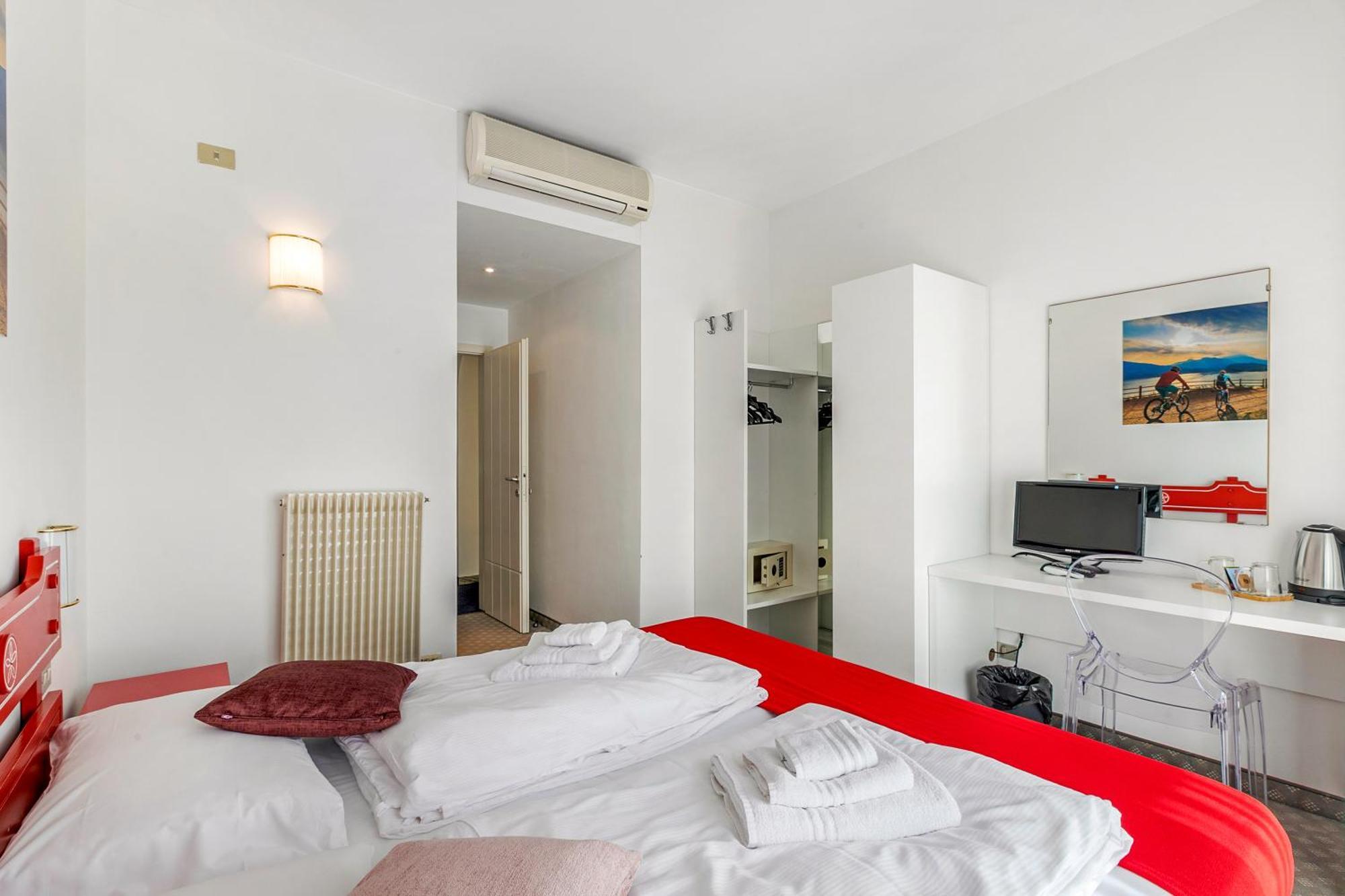 Bike & Wind Hotel Villa Maria Torbole Sul Garda Exterior photo