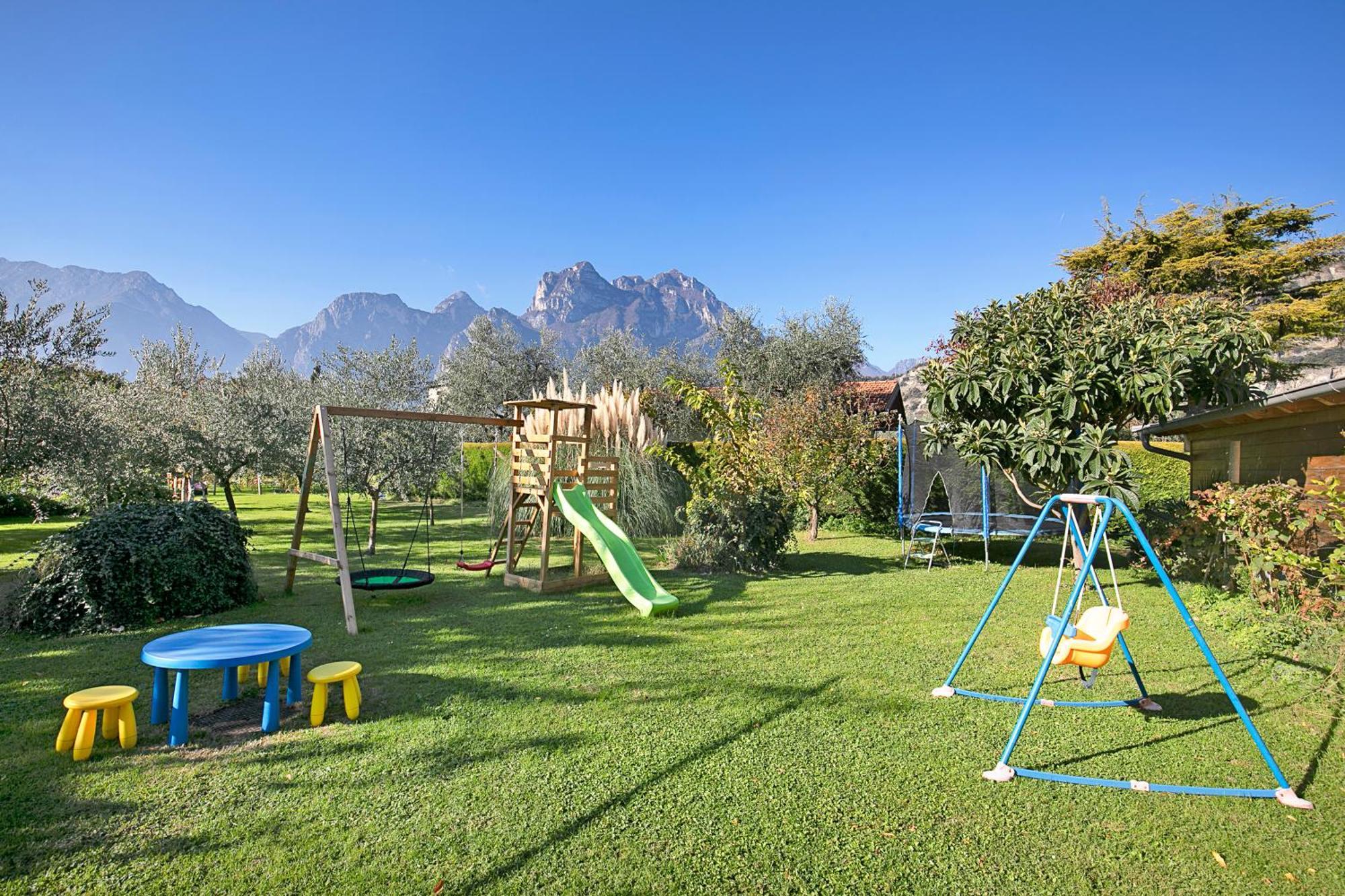 Bike & Wind Hotel Villa Maria Torbole Sul Garda Exterior photo