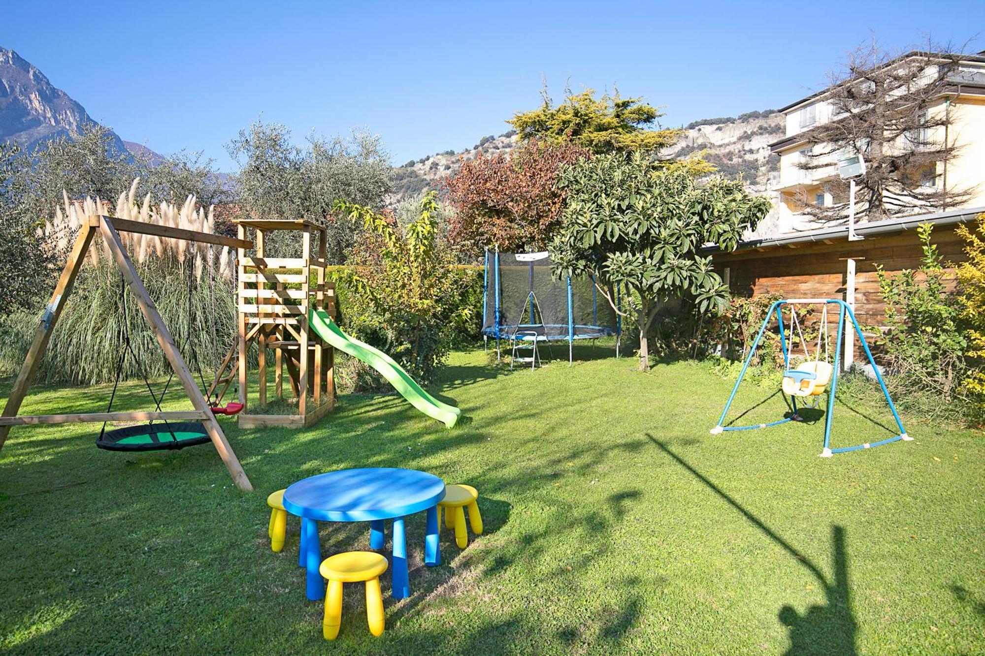 Bike & Wind Hotel Villa Maria Torbole Sul Garda Exterior photo