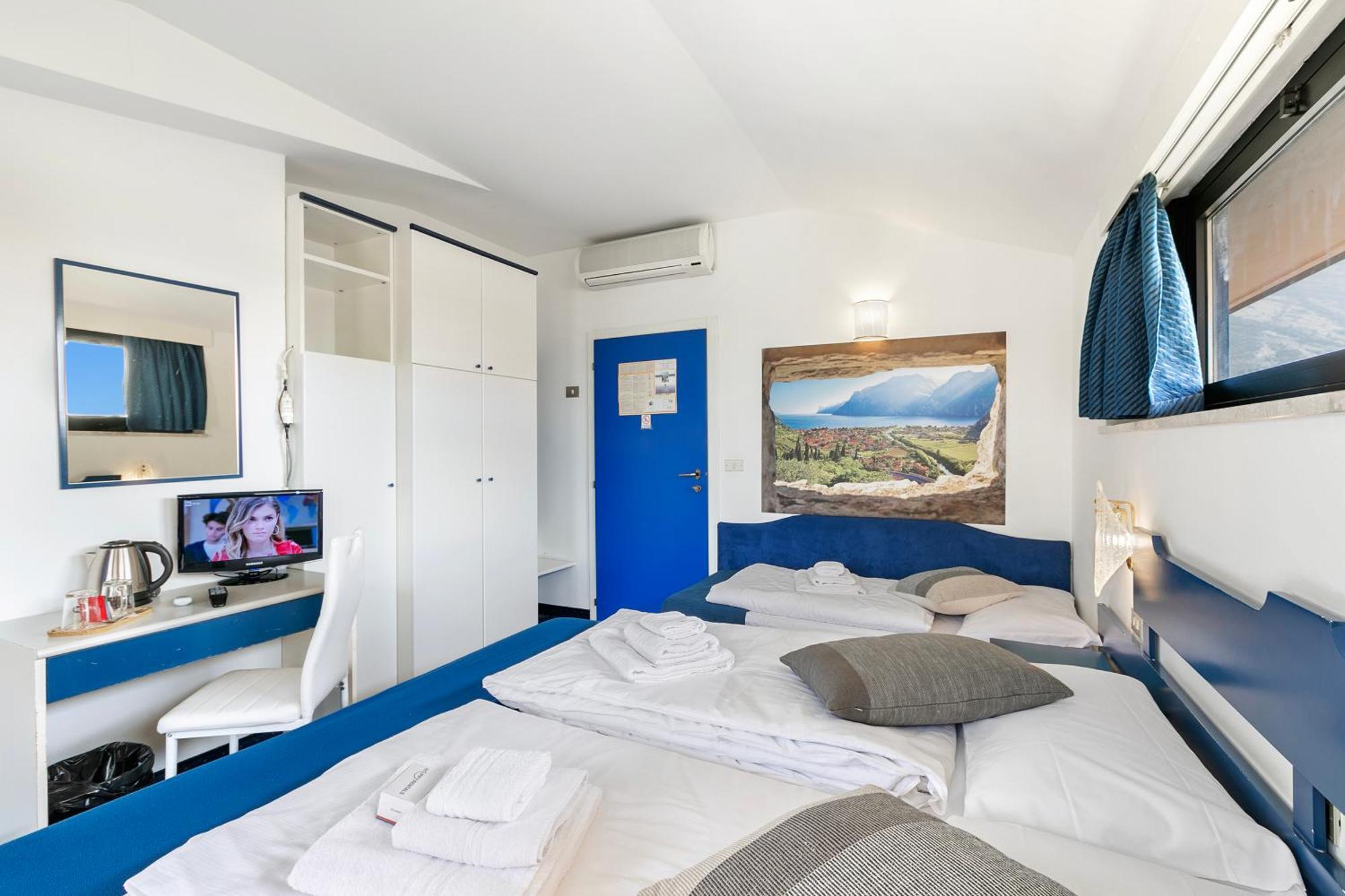 Bike & Wind Hotel Villa Maria Torbole Sul Garda Exterior photo