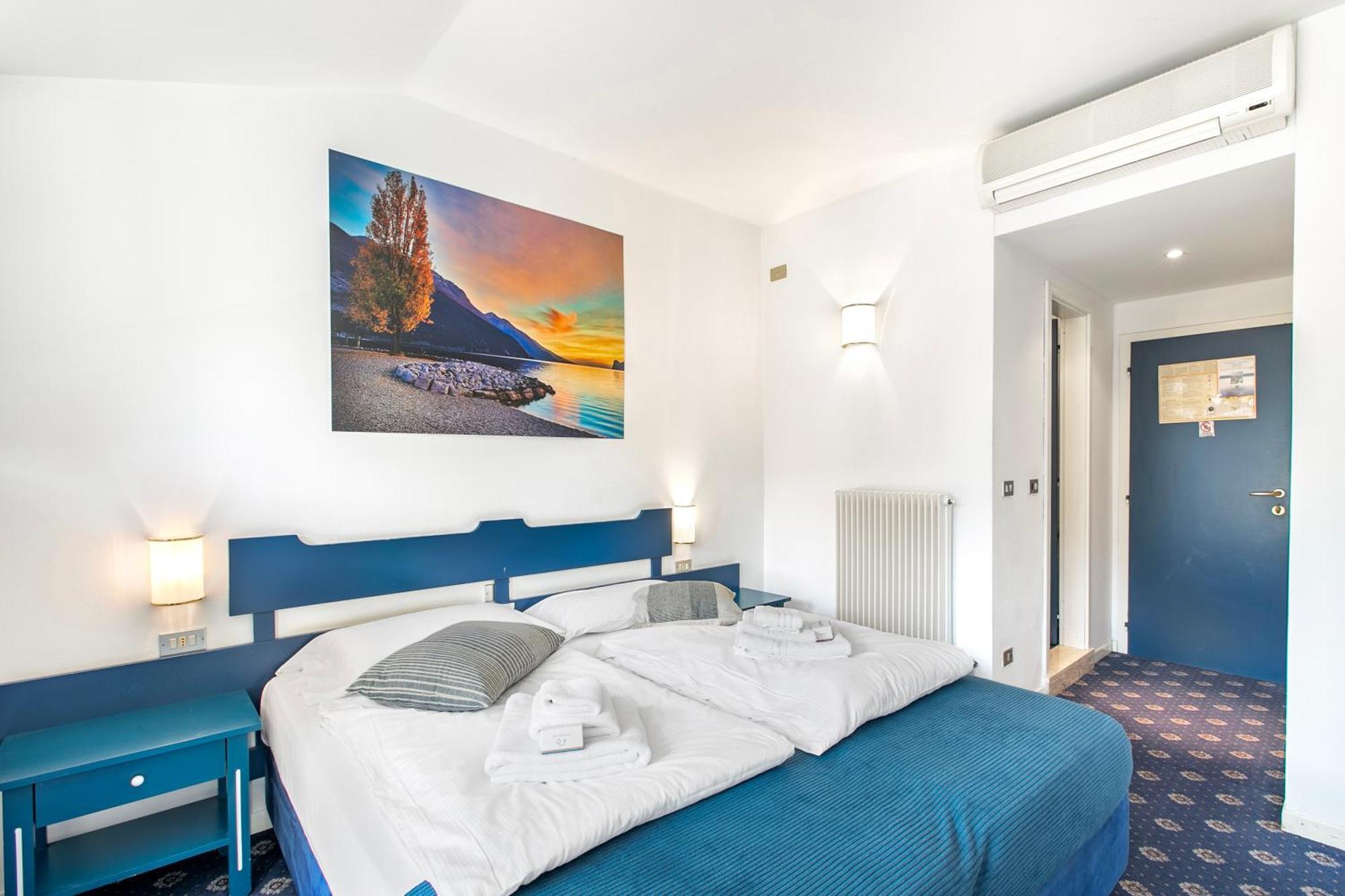 Bike & Wind Hotel Villa Maria Torbole Sul Garda Exterior photo