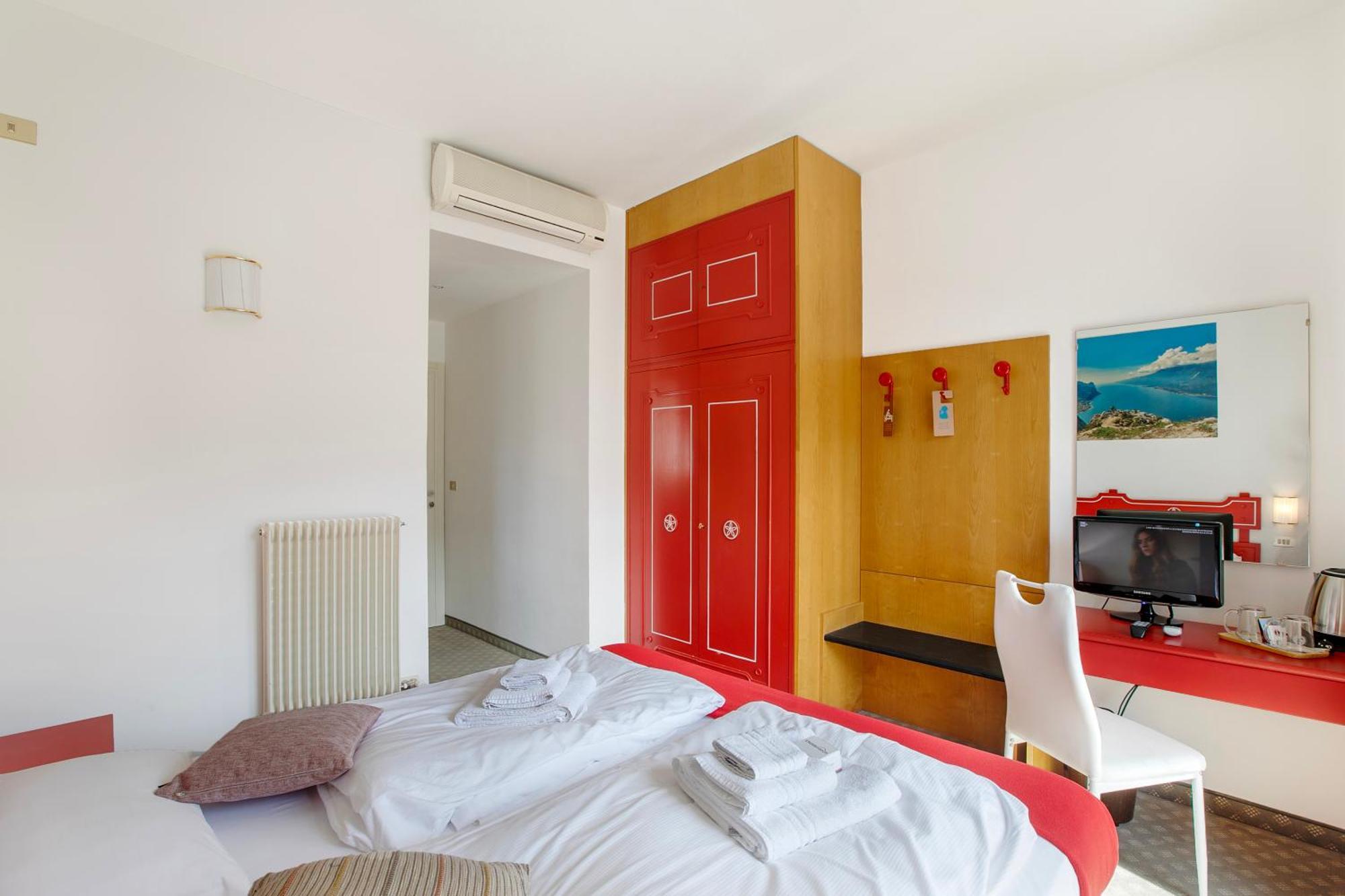Bike & Wind Hotel Villa Maria Torbole Sul Garda Exterior photo