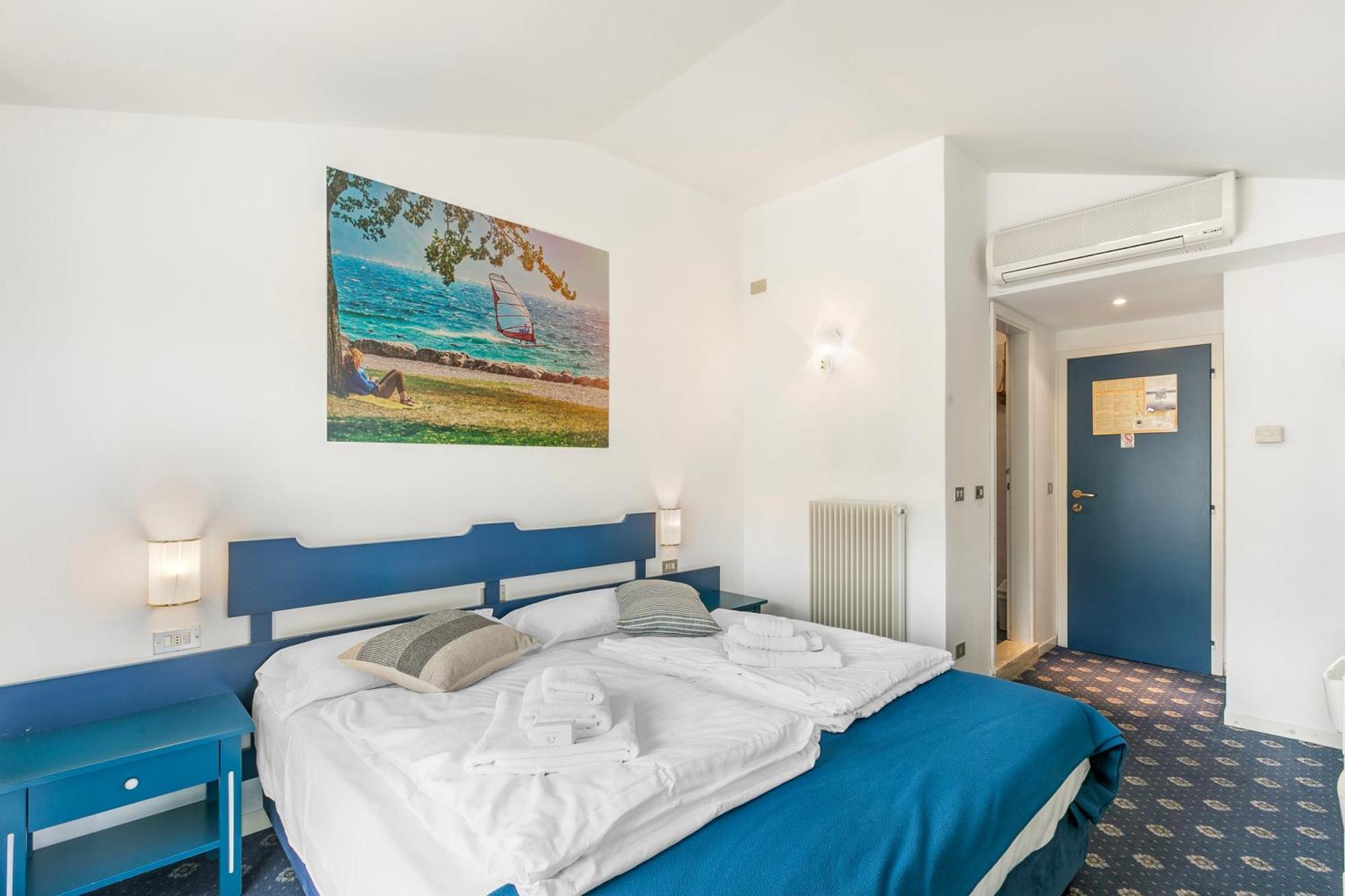 Bike & Wind Hotel Villa Maria Torbole Sul Garda Exterior photo